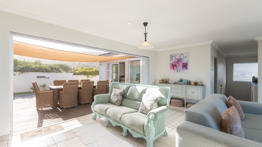 4 Bedroom Property for Sale in Yzerfontein Western Cape